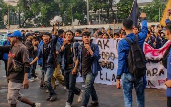 Aksi demonstrasi mahasiswa USM di depan Gedung DPR RI, Senayan, Jakarta Pusat, pada Senin (15/6/2026).