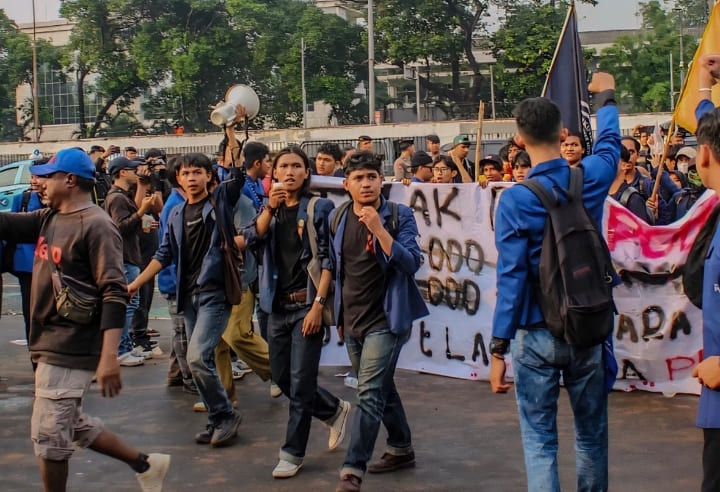 Aksi demonstrasi mahasiswa USM di depan Gedung DPR RI, Senayan, Jakarta Pusat, pada Senin (15/6/2026).