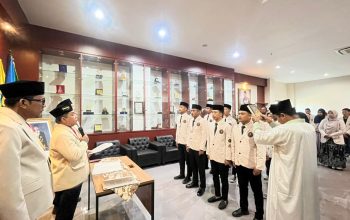 Pelantikan Dewan Perwakilan Mahasiswa (DPM) dan Badan Eksekutif Mahasiswa Keluarga Mahasiswa (BEM KM) Universitas Bahaudin Mudhary (Uniba) Madura periode 2026-2027 pada Kamis (11/6/2027).