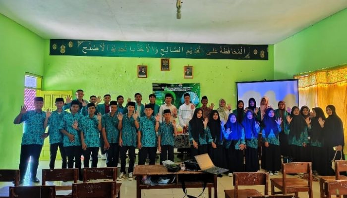 UIM Pamekasan Kenalkan Smart Farming ke Siswa Miftahul Ihsan-Al Maarif Plus