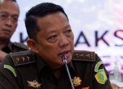 Polisi Tetapkan Eks Jampidsus Febrie Adriansyah Sebagai Tersangka Korupsi