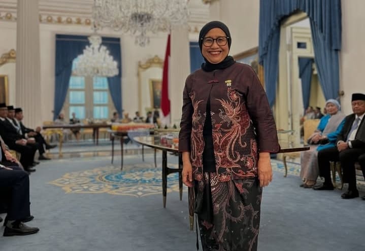 Nanik S Deyang.