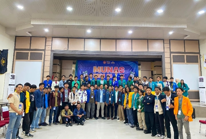 Presma UNIBA Madura, Moh. Iskil El Fatih terpilih sebagai Koordinator BEM SI Kerakyatan Jatim periode 2026-2027.