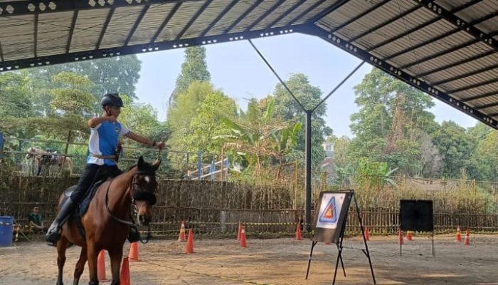Junio Salahuddin Siradj, Taruna SMA TN Cimahi Raih Juara 3 Panahan Berkuda MQ Equestrian Archery di Daarut Tauhiid