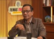 Mahfud MD: MBG Tetap Jadi Kelanjutan Bencana Dunia Pendidikan, Sudaryono Gagal
