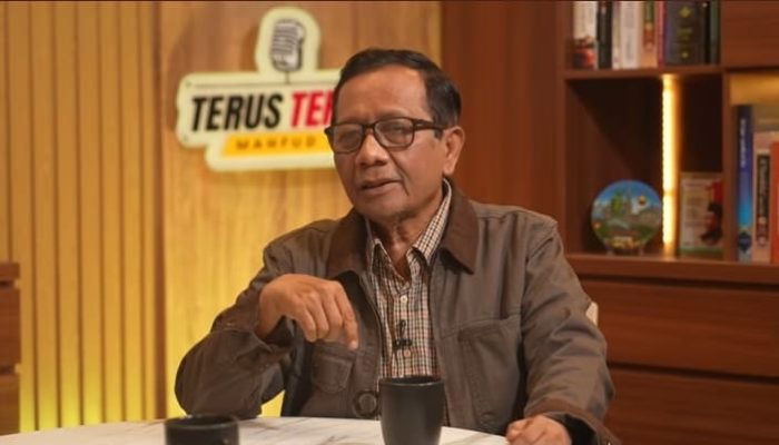 Mahfud MD: MBG Tetap Jadi Kelanjutan Bencana Dunia Pendidikan, Sudaryono Gagal