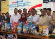 Pemerintah umumkan daftar 25 merek beras fortifikasi palsu.