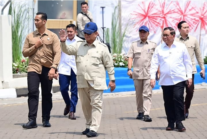 Presiden Prabowo Subianto dengan Gubernur DKI Jakarta, Pramono Anung dalam acara peresmian LRT rute Kelapa Gading-Manggarai, Jakarta, pada Rabu (16/9/2026).