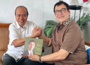 Prof. Hafid Abbas (kiri) bersama Dr. Rahmat Shah (kanan).