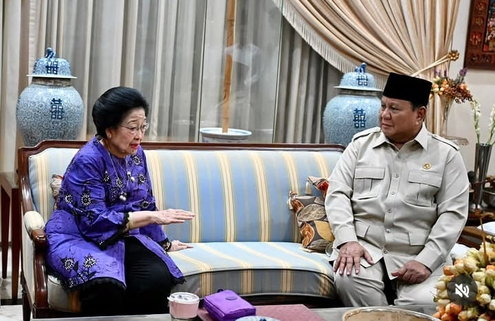 Presiden Prabowo Subianto bertakziah ke kediaman Megawati Soekarnoputri.