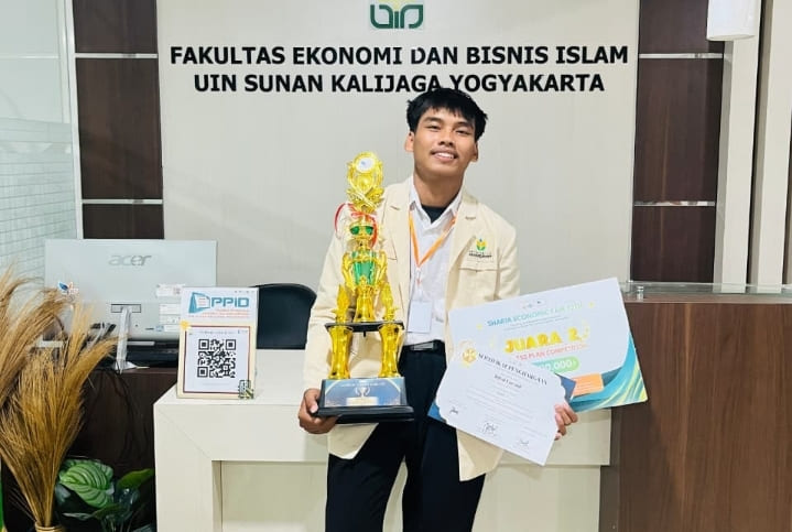Iqbal Fawaid, Ketua Tim Egalitaria dari Universitas Annuqayah berhasil meraih juara 2 Business Plan Competition di UIN Sunan Kalijaga Yogyakarta.