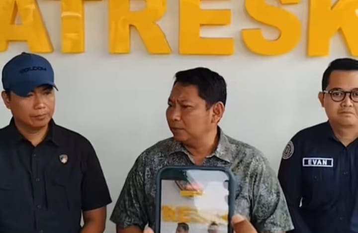 Kasatreskrim Polres Pamekasan AKP Yoyok Hardianto (tengah).