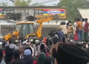 Aksi Brutal Massa Atas Nama Santri Hancurkan Indomaret Dinilai Cederai Citra Pesantren