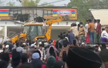 Aksi Brutal Massa Atas Nama Santri Hancurkan Indomaret Dinilai Cederai Citra Pesantren