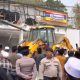 Tangkapan layar video amatir pembongkaran paksa gerai Indomaret di Desa Panaan, Kecamatan Palengaan, Kabupaten Pamekasan.