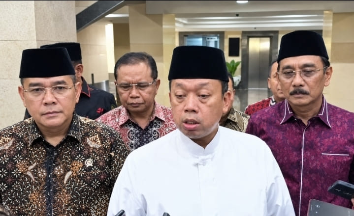 Nusron Wahid (baju putih).