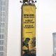Spanduk raksasa yang dipasang aktivis Greenpeace Indonesia di atas Patung Selamat Datang Bundaran HI, Jakarta Pusat. [Foto: Greenpeace Indonesia]