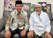 Hafid Abbas (kiri) bersama Habib Abubakar Alatas (kanan).