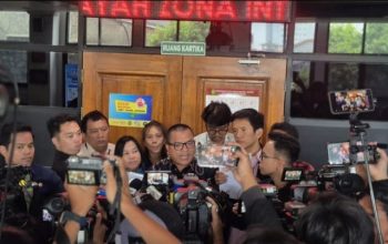 Denny Indrayana cabut gugatan ijazah Gibran di PTUN.
